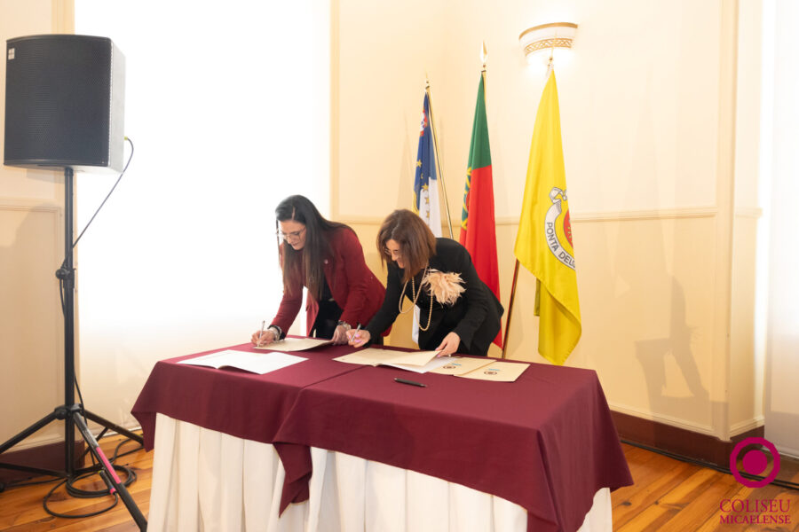 Reitora assina protocolo com o Coliseu Micaelense 