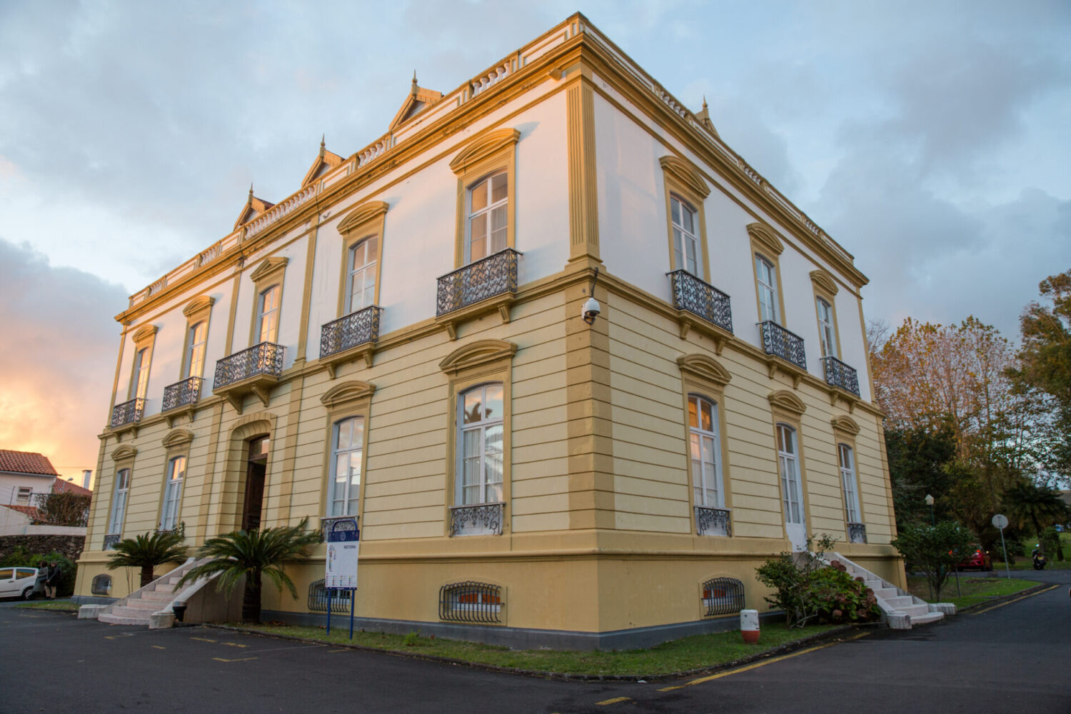 UAc abre concurso para atribuição de bolsas para pagamento de propinas dos cursos de doutoramento da FEG e da FCSH 