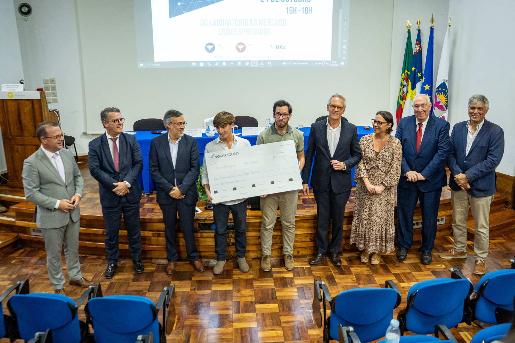 Estudantes Bernardo Silveira e Diogo Tavares vencem 1.ª edição do Prémio Norma-Açores com o projeto ALGA CLEAR 