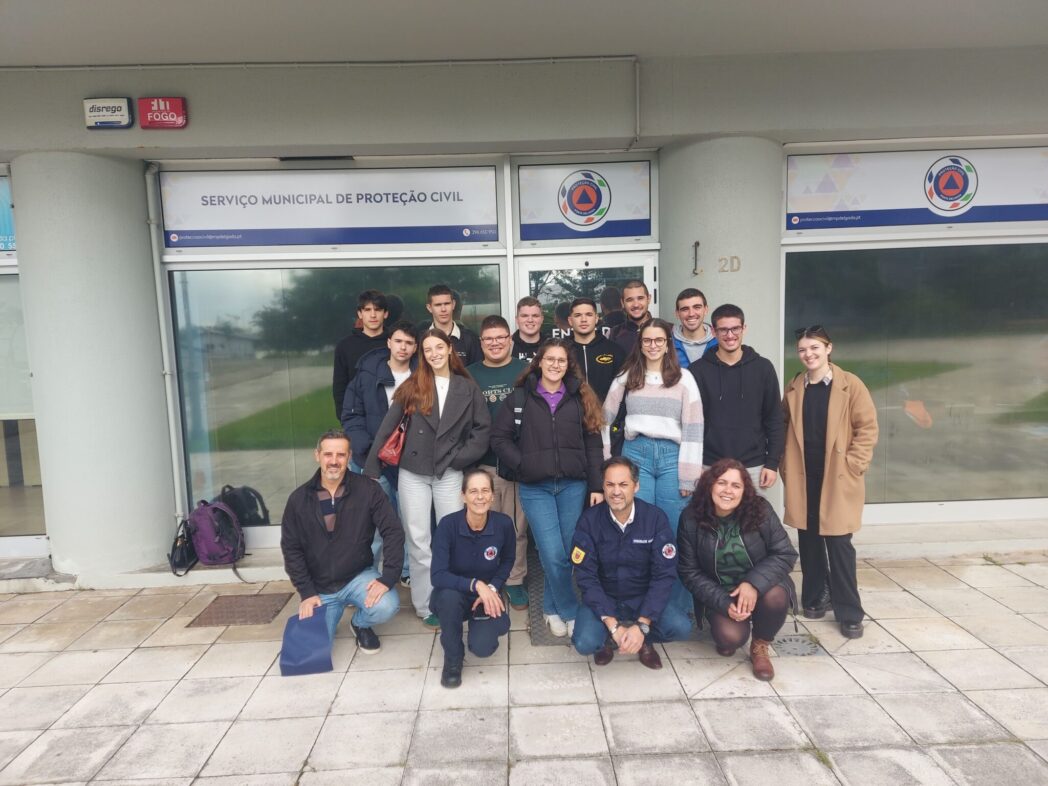 Alunos da Universidade dos Açores visitam o Serviço Municipal de Proteção Civil de Ponta Delgada 