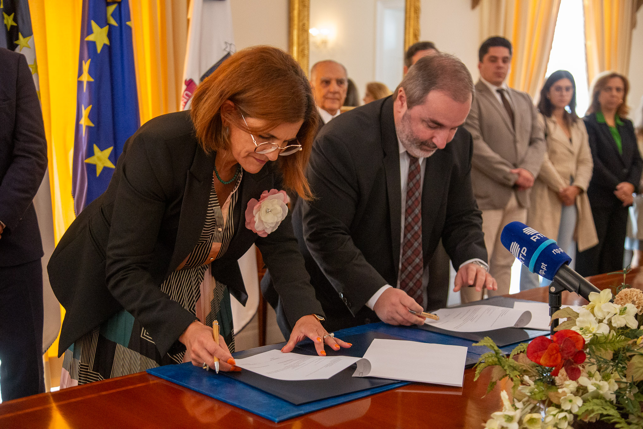UAc e Eurodeputado Paulo do Nascimento Cabral assinam protocolo para estágios em Bruxelas 