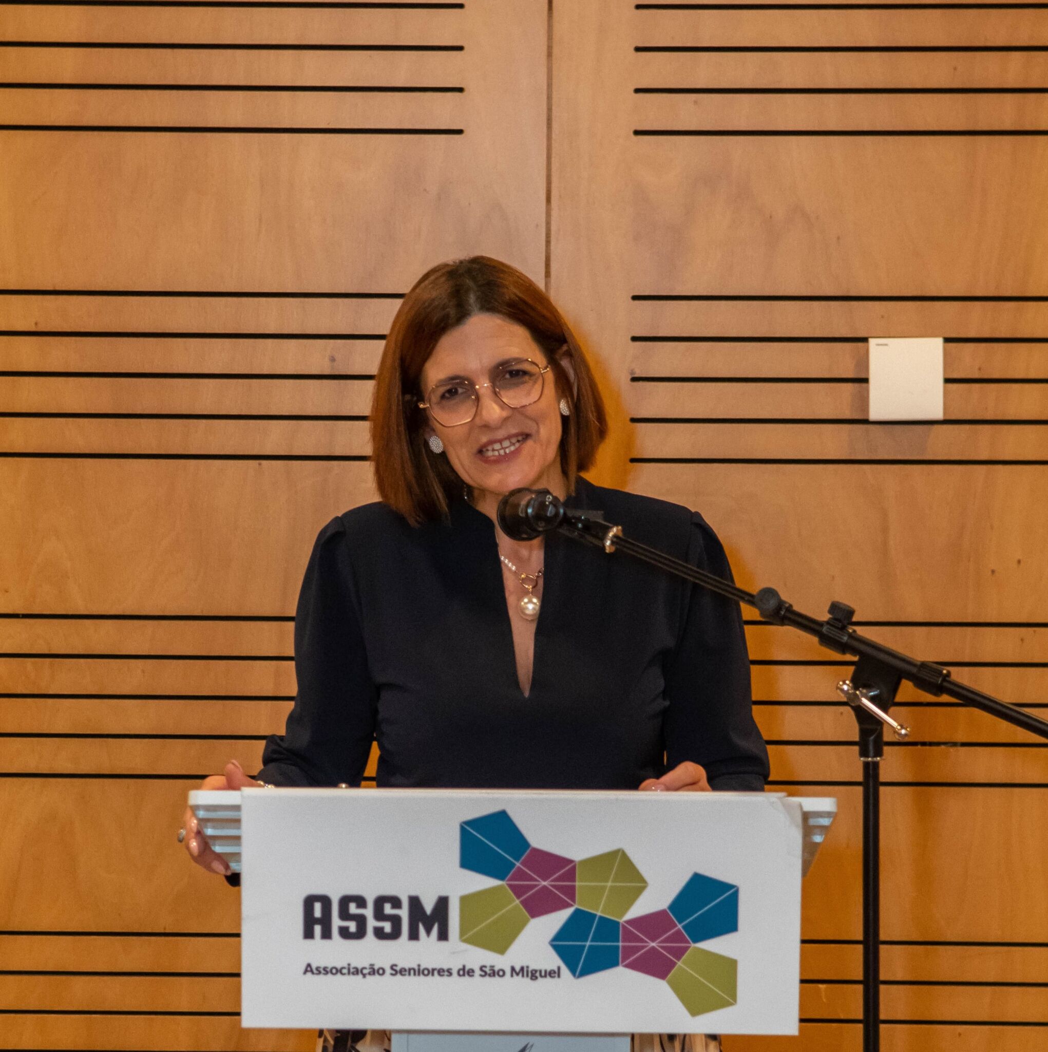 Reitora da UAc apresenta o livro Homenagem Percursos – 2025 