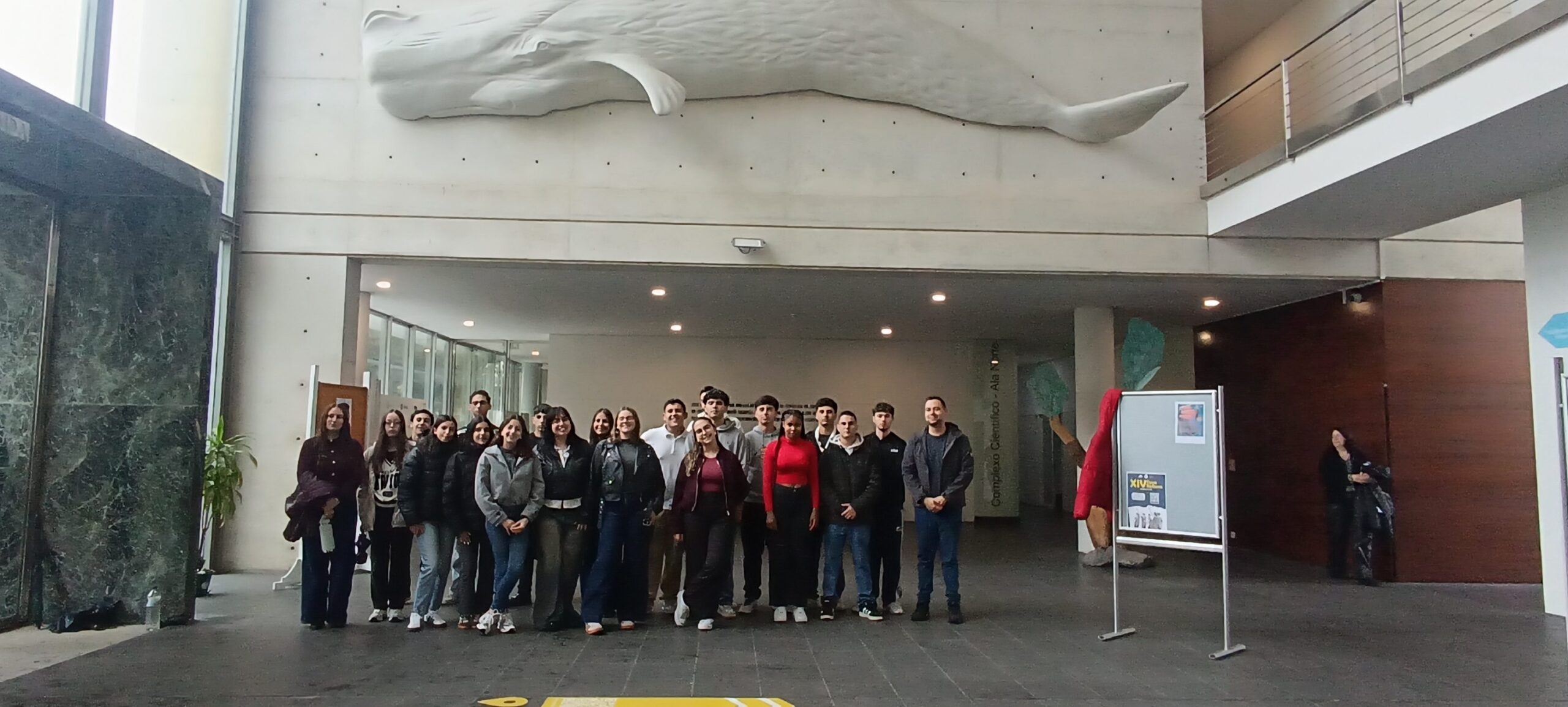 Estudantes do Ensino Profissional visitam a UAc e contactam com a área das Geociências 