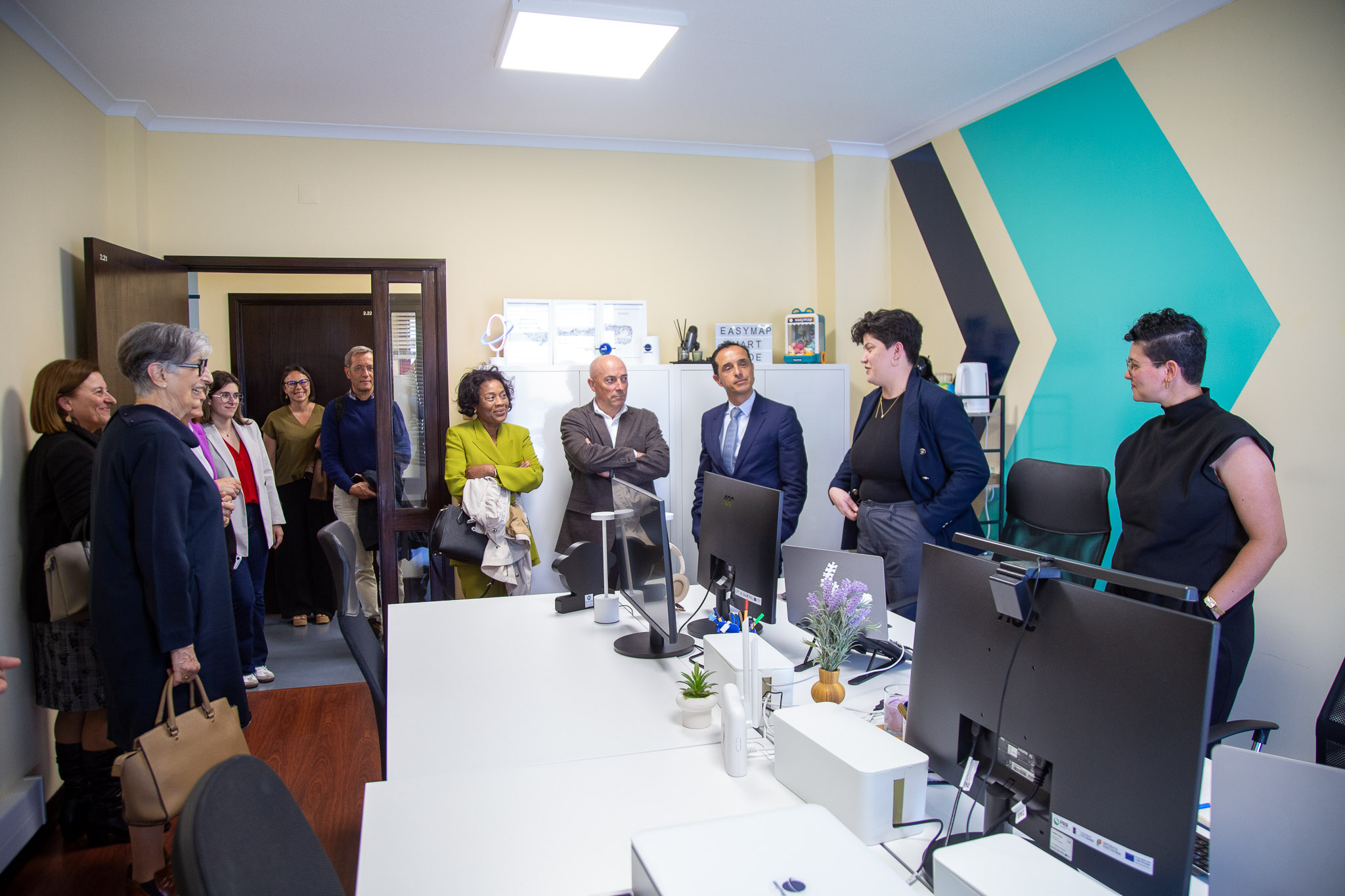 Visita do Conselho Geral às unidades de investigação da UAc 