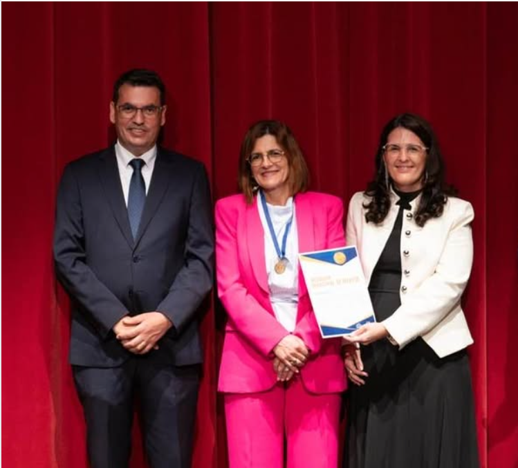 Reitora da UAc homenageada pela Câmara da Ribeira Grande 